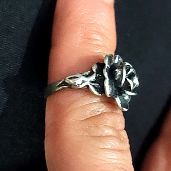 Sterling Silver Detailed Rose Ring Size 5 - Picture 3 of 7